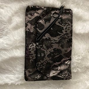 Animal print shiny accents